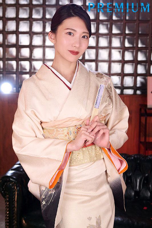 颜值不错娇小妹子深夜路上边走边跳蛋震动 回到车上口交啪啪拉扯跳蛋 很是诱惑喜欢不要错过